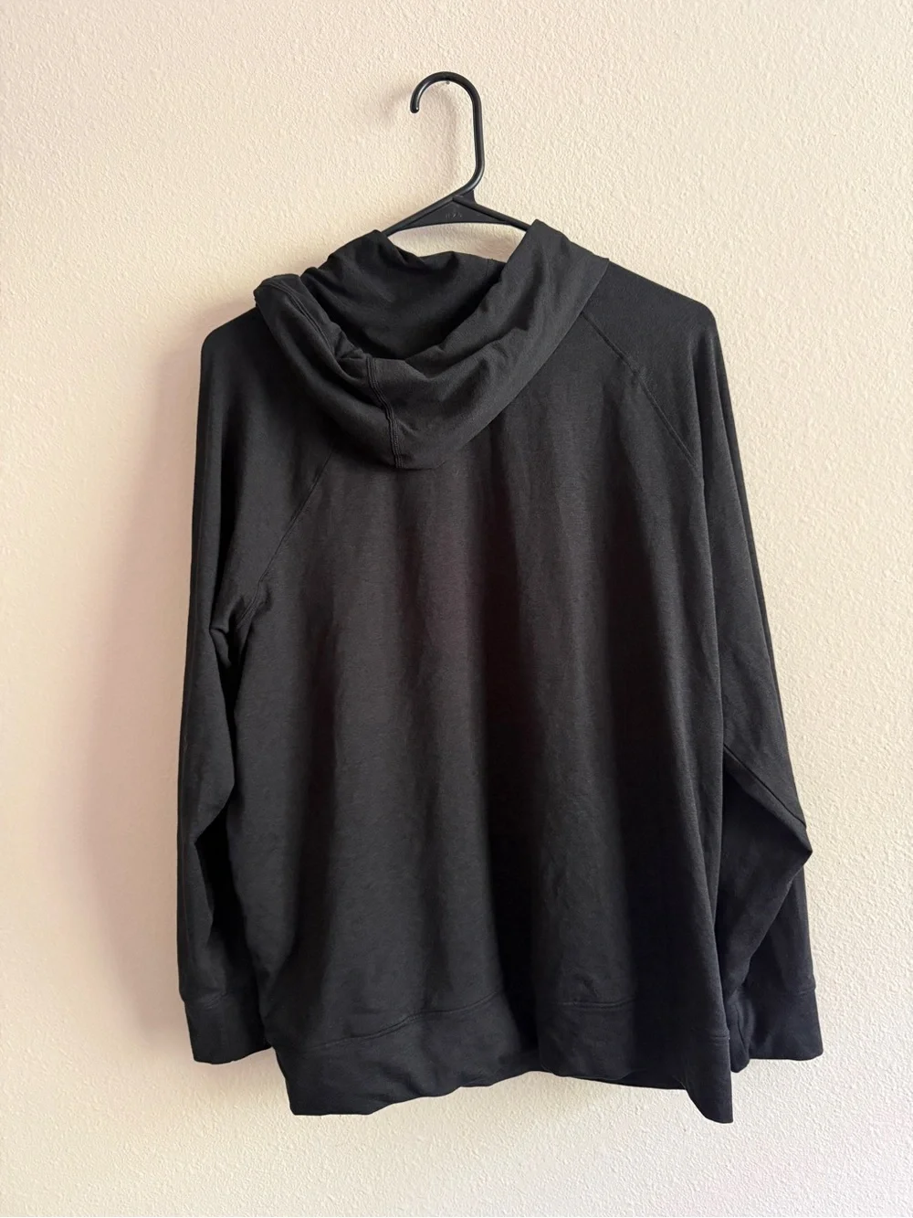 Vuori Women's Black Pullover Hoodie with White Drawstrings